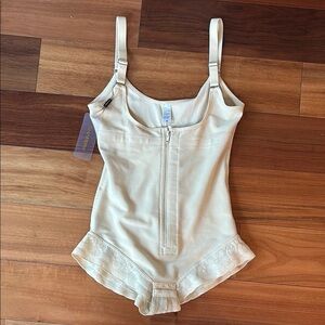 NWT Shapewear